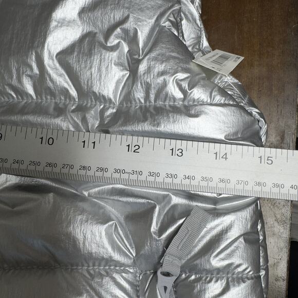 Girls Heavyweight Puffer Vest Silver Metallic Size Large (10) - Picture 7 of 8